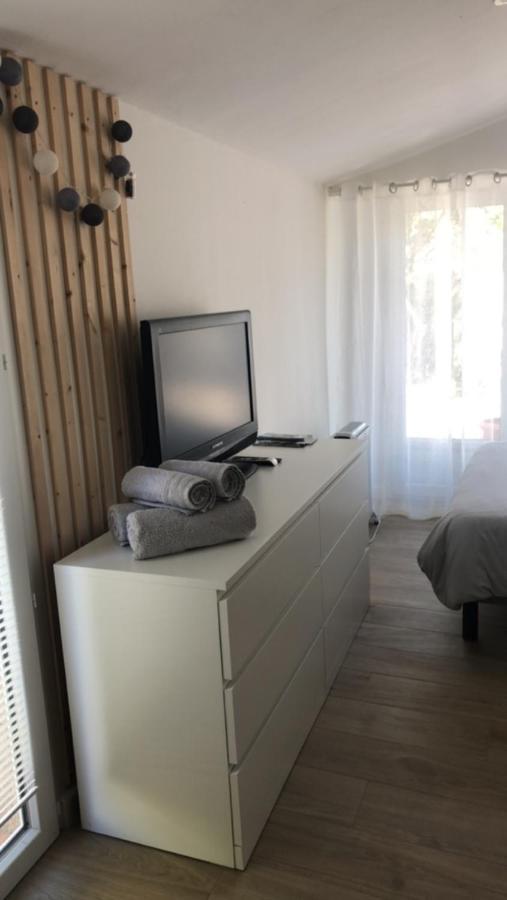 Studio Refait A Neuf Avec Jardin Aigues Mortes Zewnętrze zdjęcie